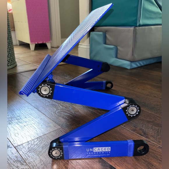 Uncaged Ergonomics Laptop Stand Holder - Picture 10 of 16